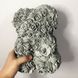 Ведмедик зі штучних 3D троянд 25 см. Колір: срібний